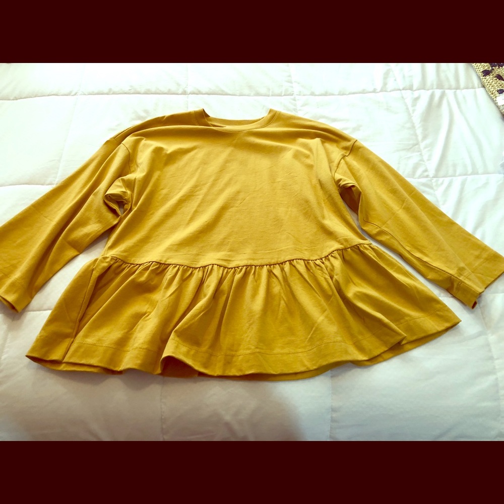 Aritzia Wilfred peplum t-shirt